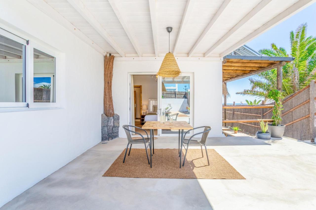 Boutique Beach Villa By Lanzarote Retreats - Private Pool - 1 Min Walk To Sea Pool Чарко-дель-Пало Экстерьер фото