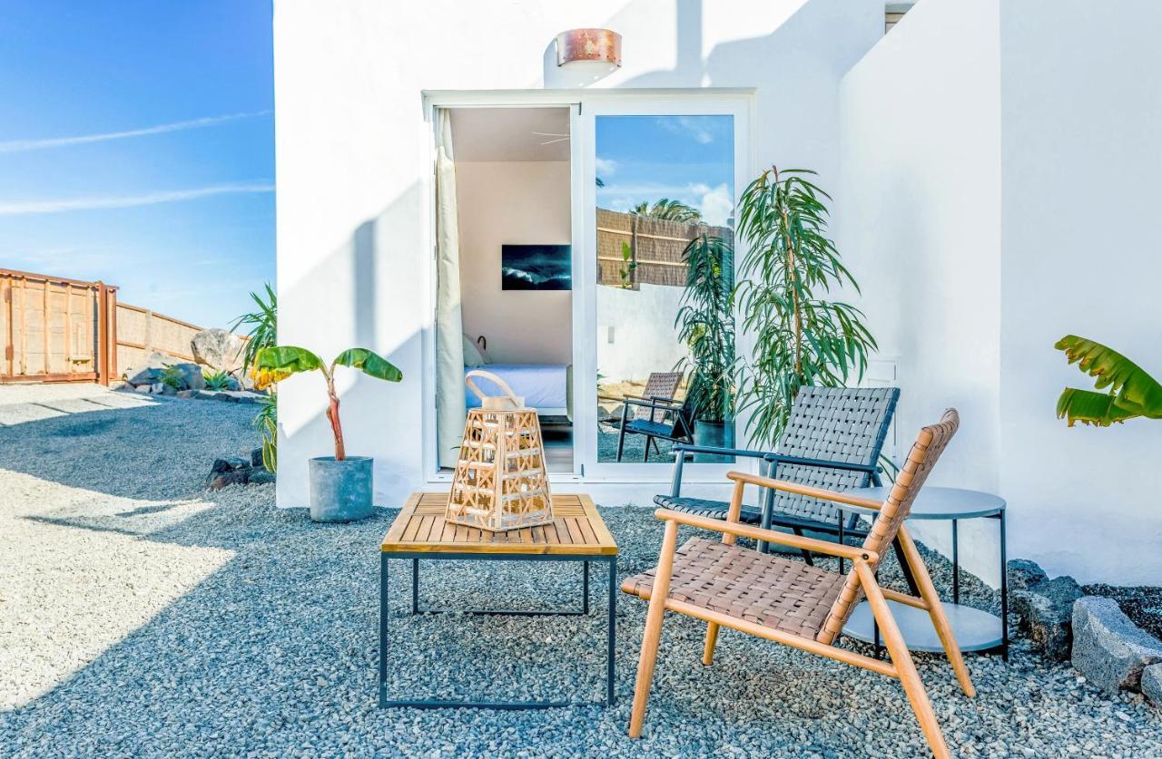 Boutique Beach Villa By Lanzarote Retreats - Private Pool - 1 Min Walk To Sea Pool Чарко-дель-Пало Экстерьер фото