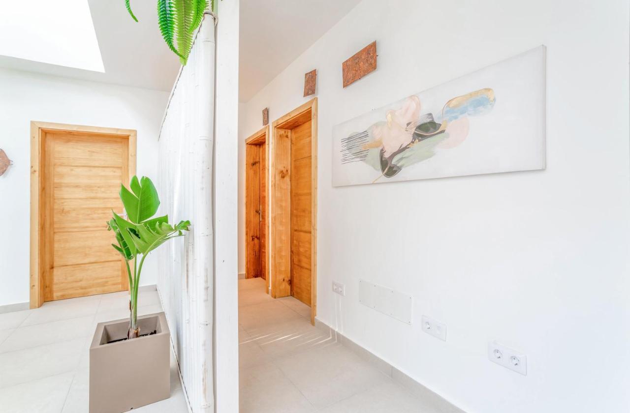 Boutique Beach Villa By Lanzarote Retreats - Private Pool - 1 Min Walk To Sea Pool Чарко-дель-Пало Экстерьер фото